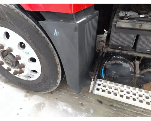 VOLVO VNL FENDER EXTENSION