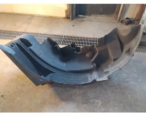 VOLVO VNL FENDER EXTENSION