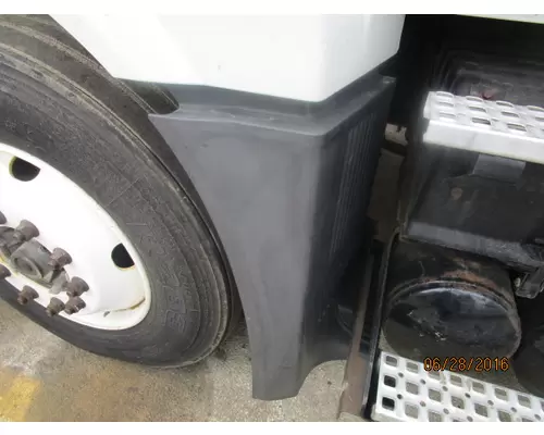 VOLVO VNL FENDER EXTENSION