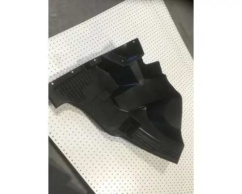VOLVO VNL FENDER-INNER