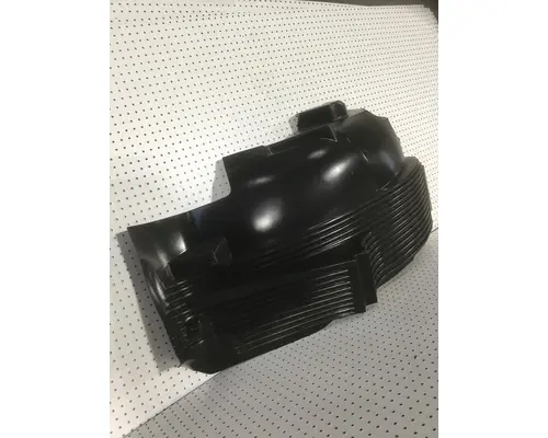 VOLVO VNL FENDER-INNER