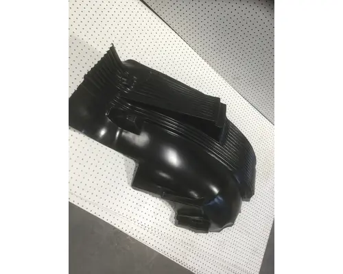 VOLVO VNL FENDER-INNER