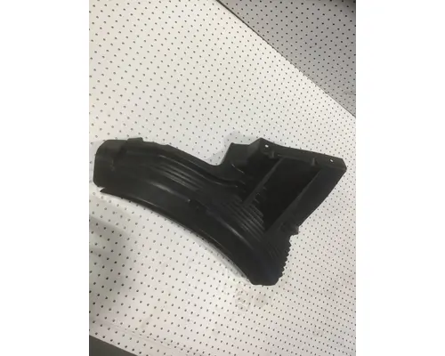 VOLVO VNL FENDER-INNER