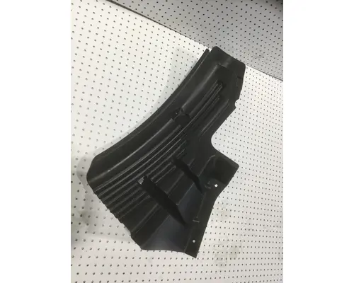 VOLVO VNL FENDER-INNER