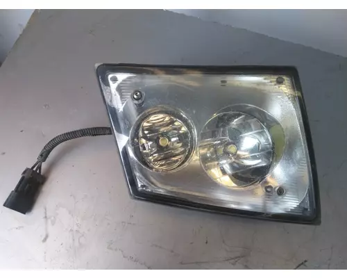 VOLVO VNL FOG LIGHT
