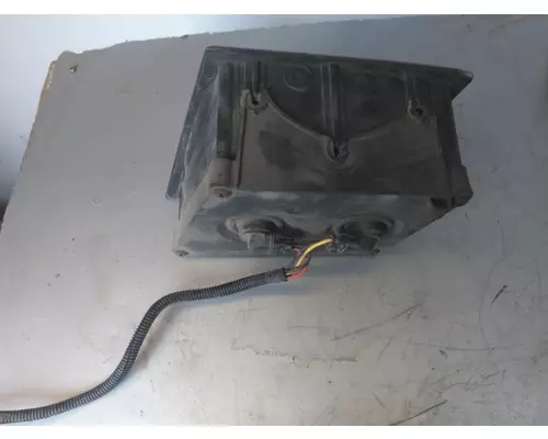 VOLVO VNL FOG LIGHT