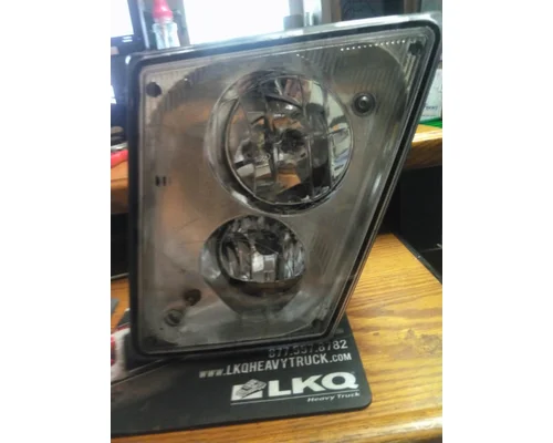 VOLVO VNL FOG LIGHT