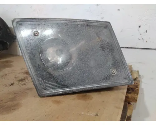 VOLVO VNL FOG LIGHT