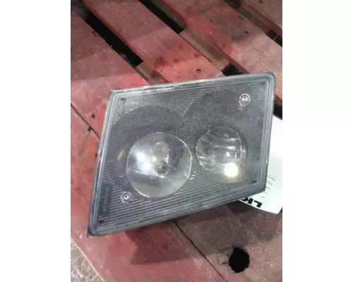 VOLVO VNL FOG LIGHT