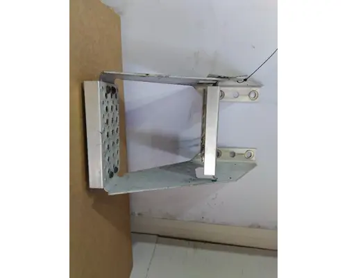 VOLVO VNL FRAME STEP