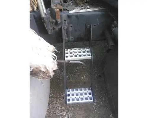 VOLVO VNL FRAME STEP
