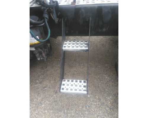VOLVO VNL FRAME STEP