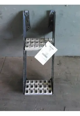 VOLVO VNL FRAME STEP