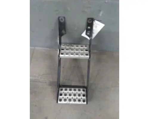 VOLVO VNL FRAME STEP