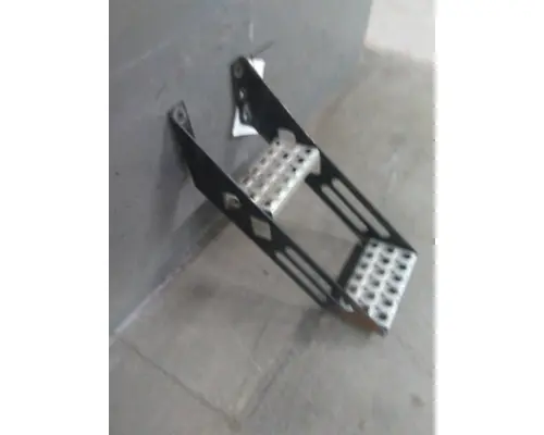 VOLVO VNL FRAME STEP