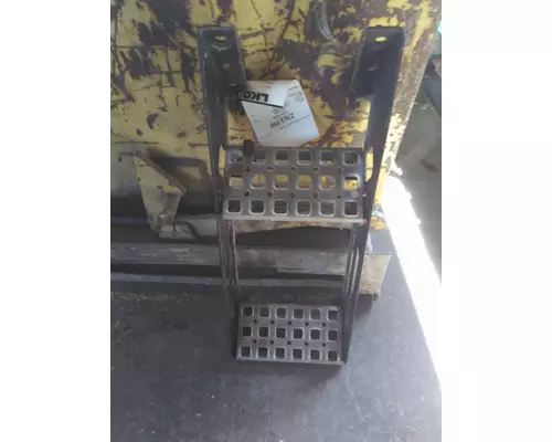 VOLVO VNL FRAME STEP