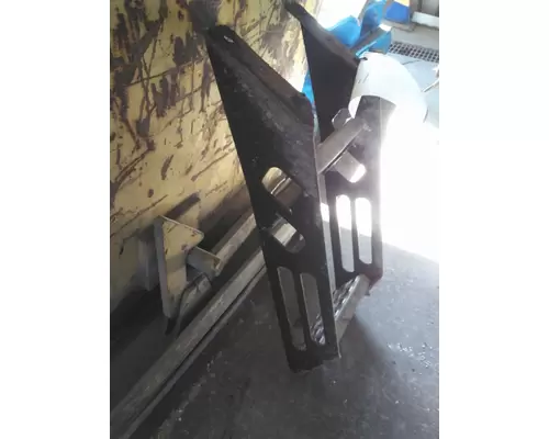 VOLVO VNL FRAME STEP