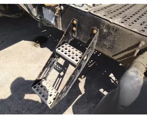 VOLVO VNL FRAME STEP