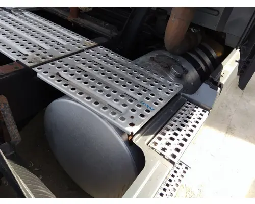 VOLVO VNL FUEL TANK