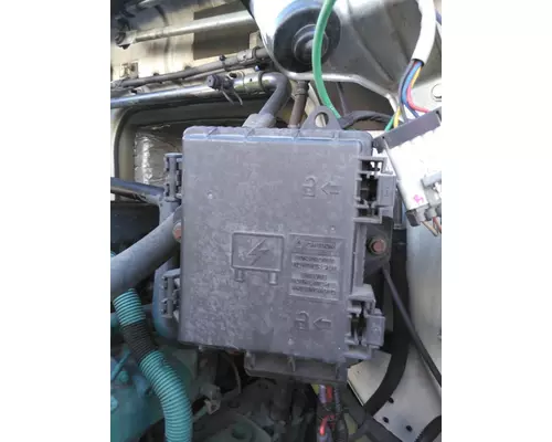 VOLVO VNL FUSE BOX