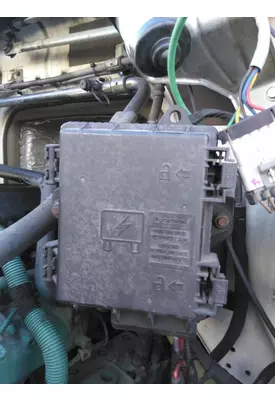 VOLVO VNL FUSE BOX