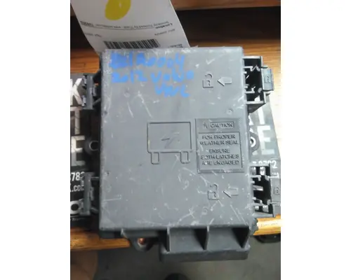 VOLVO VNL FUSE BOX