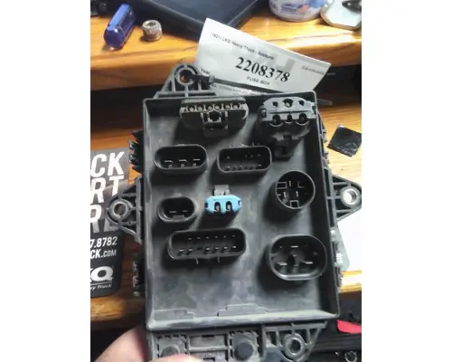 VOLVO VNL FUSE BOX