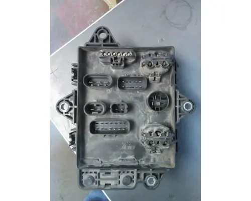 VOLVO VNL FUSE BOX