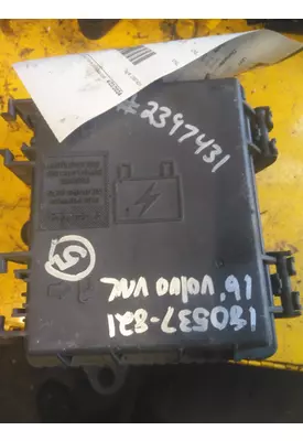 VOLVO VNL FUSE BOX