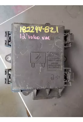 VOLVO VNL FUSE BOX