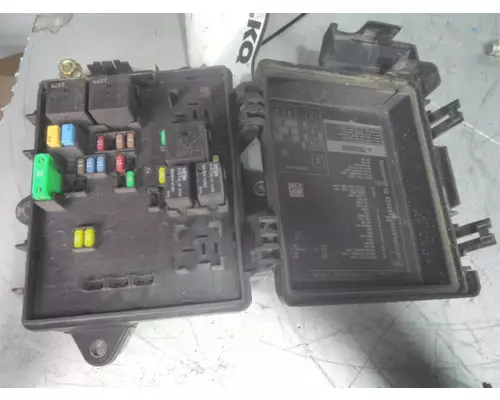 VOLVO VNL FUSE BOX