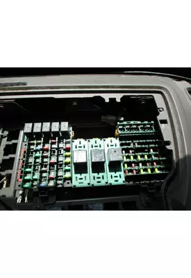 VOLVO VNL FUSE BOX