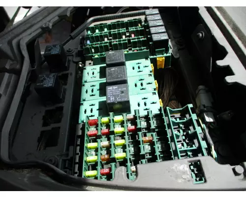 VOLVO VNL FUSE BOX