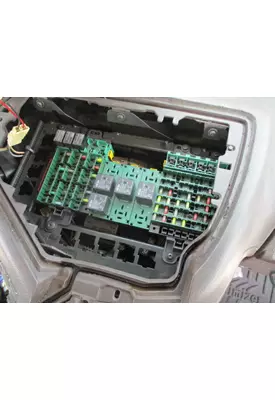 VOLVO VNL FUSE BOX