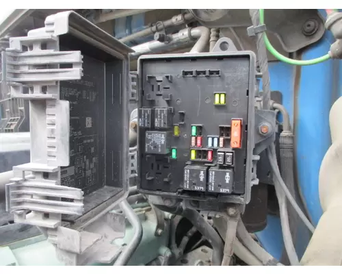 VOLVO VNL FUSE BOX