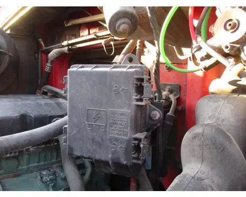 VOLVO VNL FUSE BOX
