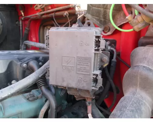 VOLVO VNL FUSE BOX