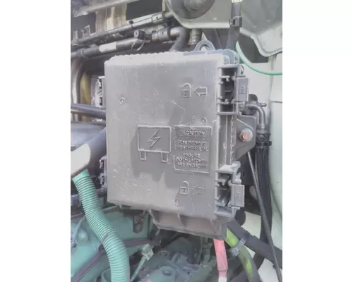 VOLVO VNL FUSE BOX