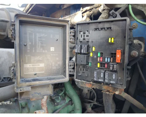 VOLVO VNL FUSE BOX