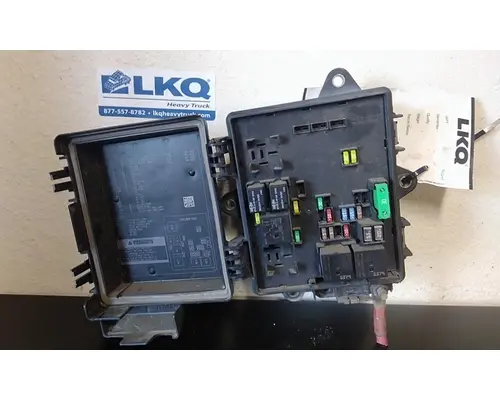 VOLVO VNL FUSE BOX