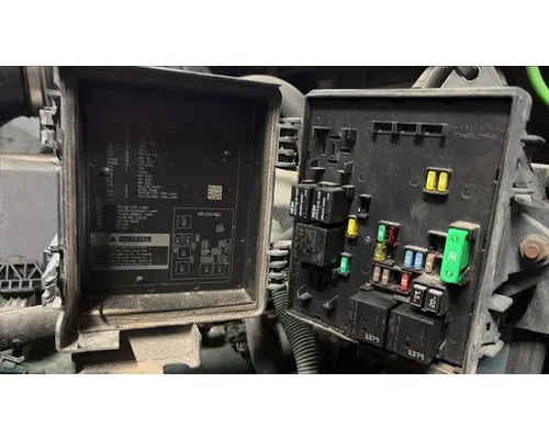 VOLVO VNL FUSE BOX