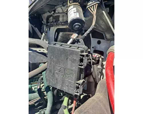 VOLVO VNL FUSE BOX