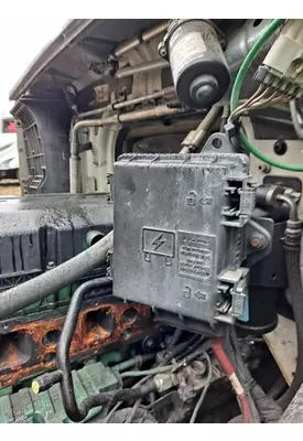 VOLVO VNL FUSE BOX