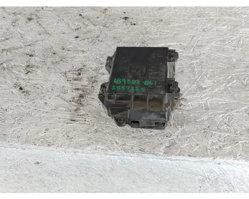 VOLVO VNL FUSE BOX