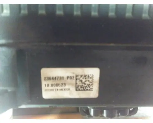 VOLVO VNL FUSE BOX