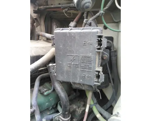 VOLVO VNL FUSE BOX