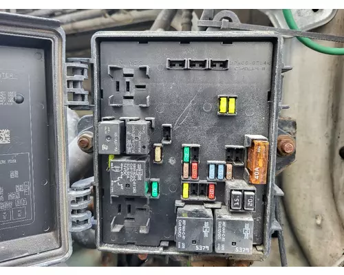 VOLVO VNL FUSE BOX