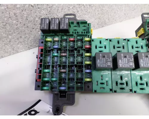 VOLVO VNL FUSE BOX