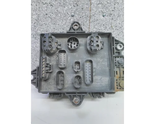 VOLVO VNL FUSE BOX