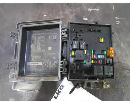VOLVO VNL FUSE BOX